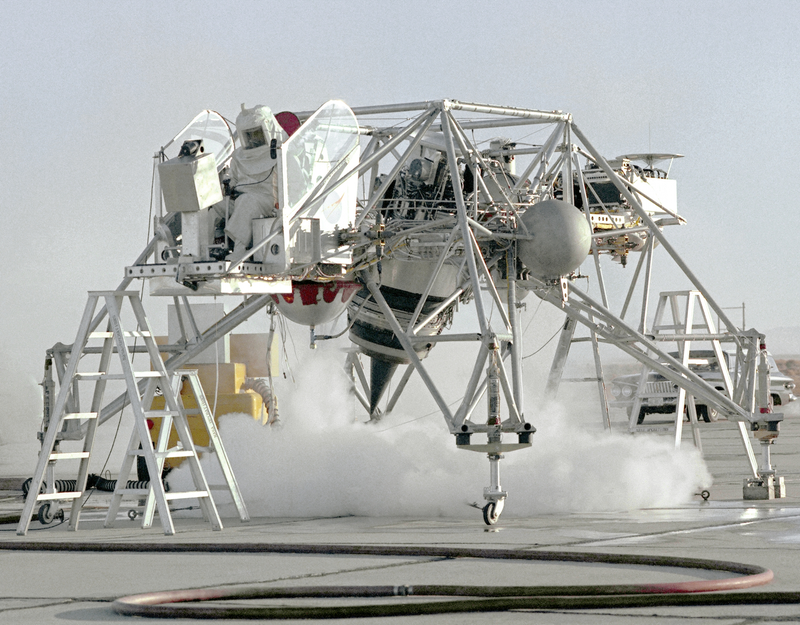 Illustration for article titled These Metal Spiders Taught Astronauts to Land the Lunar Module on the Moon